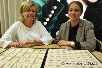 Hilde en Femke maken unieke gedenkjuwelen met assen, haar, vingerafdruk of zelfs moedermelk: “De mogelijkheden zijn oneindig”