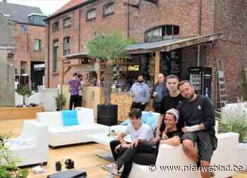 BINNENKIJKEN. Tweehonderd jaar oude brouwerij op Grote Markt staat te koop: “Einde van ons horeca-avontuur”