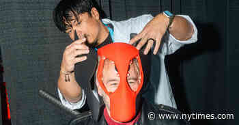 At Comic Con, Emergency Tailors Keep Cosplayers in Character