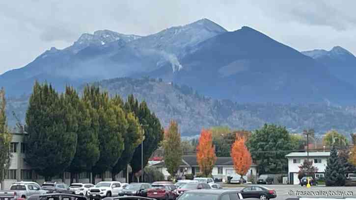Controlled burn southeast of Chilliwack attracts interest Friday morning
