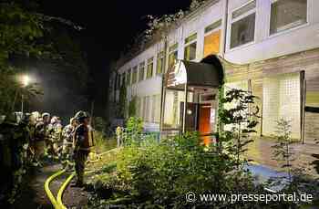 FW-E: Brand in einem leerstehenden Schwimmbad löst Großeinsatz aus