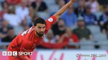 Lancashire fast bowler Mahmood signs new deal