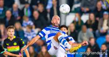 De Graafschap na zege op beloften PSV richting top; buiten het veld groeit machtsstrijd naar een climax