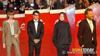 Festa del Cinema, riunione di vip: arrivano Ilary Blasi, Tony Effe, Jovanotti. Primo red carpet di coppia per Thomas dei Maneskin