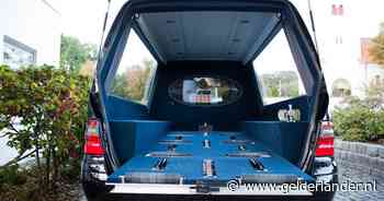 Stoffelijk overschot op zebrapad in Polen blijkt uit lijkwagen gevallen