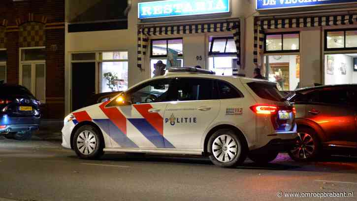 Man dreigt met mes en grijpt geld uit kassa bij cafetaria