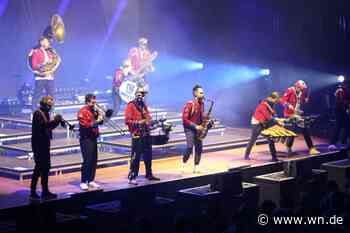 Techno mit Pauken und Trompeten: Meute-Show sorgt für Begeisterung