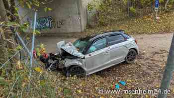 Audi stürzt von B12-Brücke: Mama (†30) tot – Papa (30) und Baby schwer verletzt