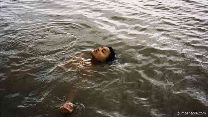 'Bird' review: Andrea Arnold's coming-of-age fable comes up slightly short