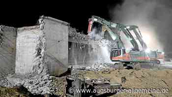Spektakuläre Nacht-Arbeiten auf A7: Die Fotos vom Brückenabriss bei Finningen
