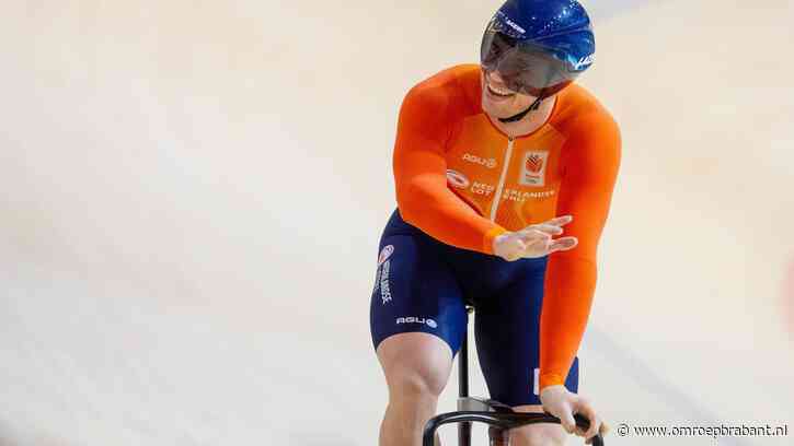 Lavreysen klopt Hoogland en vliegt weer naar wereldtitel sprint op de baan