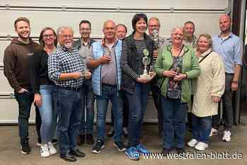 Andrea Windhorst holt den Dorfpokal