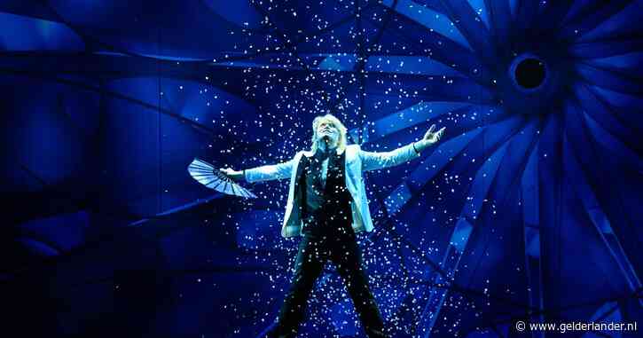 Hans Klok ‘faces the future’, en niet alleen in zijn nieuwe show: ‘Spijt is zo’n zinloze emotie’