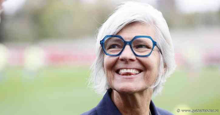 Ajax-coach Hesterine de Reus ‘teleurgesteld’ in bombarie na uitspraken: ‘Waarom zou ik schimmig doen?’