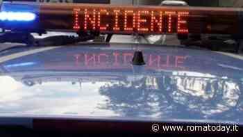 Auto si ribalta sulla Cassia bis, feriti in ospedale. Traffico in tilt