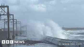 Amber warnings as Storm Ashley hits large parts of UK