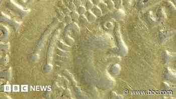 'Unusual' Anglo-Saxon replica of Roman coin found