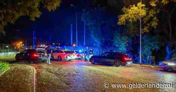 Wilde achtervolging in Zutphen en omstreken: klemgereden man zou gezin bedreigd hebben met hakbijl