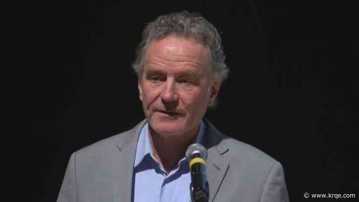 'Breaking Bad' actor Bryan Cranston honored with lifetime award