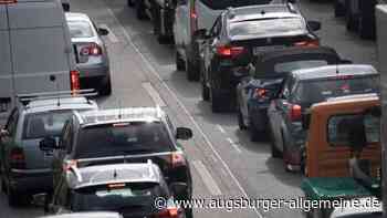 Stau auf der B17 nach Unfällen am Montagmorgen