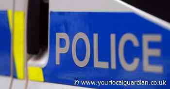 Police chase after man 'threatens people' on Sutton High Street