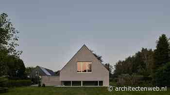 Woonhuis Bedaux de Brouwer geïnspireerd op hooischuren en langsgevelboerderijen Blaricum