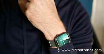 I wore the titanium and aluminum Apple Watch Series 10. This is the one I would buy