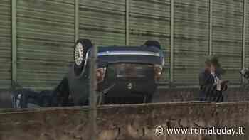 Incidente sulla Flaminia: scontro tra due auto, una si ribalta. Strada riaperta dopo due ore