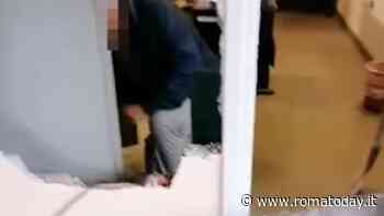 Prima l'occupazione, poi il furto al centro anziani. Romanina sbotta: "Nessuno punta il dito, ma stop tolleranza"