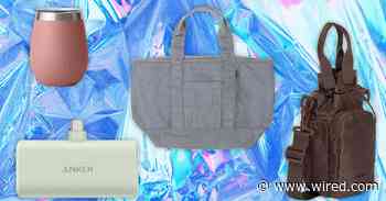 8 Thoughtful Gifts for Your Coworkers