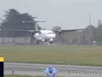 Vento troppo forte e l'aereo manca due atterraggi: la manovra choc in Irlanda