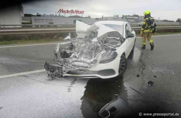 POL-DEL: Autobahnpolizei Ahlhorn: Brennender PKW nach Verkehrsunfall mit LKW - Vollsperrung der Bundesautobahn 28