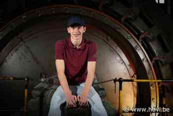 VIDEO. Zorgt deze 16-jarige voor het mooiste doelpunt van het weekend? “Hij ging er inderdaad lekker in”