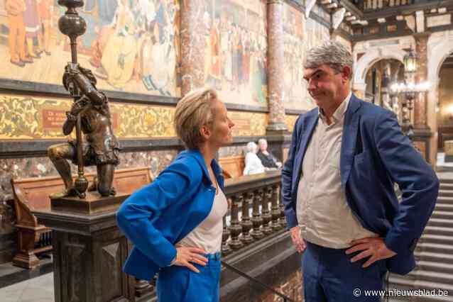 LIVE. Eerste Antwerpse gemeenteraad na de verkiezingen: zijn toekomstige bestuurspartijen lief voor elkaar?