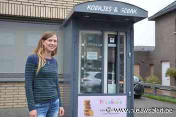 Medisch secretaresse bakt zoete broodjes met eenmanszaak en koekjes- en gebakautomaat