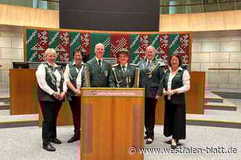 Schützen aus Rahden zu Besuch im Landtag