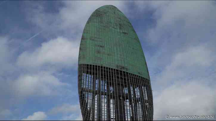 Lelystad - Nieuwe vernieling van kunstwerk De Tong schokt zoon van overleden kunstenaar