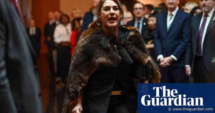 Keir Starmer praises Charles after king was heckled in Australia