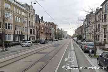 Boze man zorgt voor opschudding vlak bij Sint-Pietersstation: politie ter plaatse