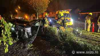 Auto ramt geparkeerde auto aan Noordeinde