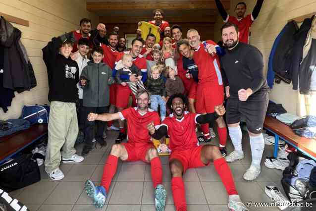 Ze hebben geen coach en trainen nooit, toch pakt FC Merksem B periodetitel in 4B: “Onze spits staat meer in de goal dan onze keeper”