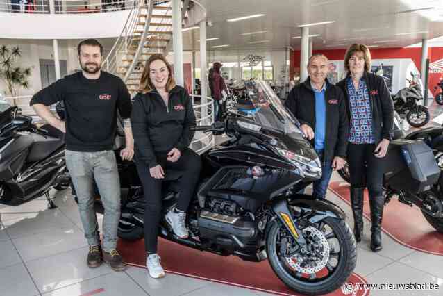 Johan en Martine van Motorzaak Caset laten zaak over aan dochter Stephanie en schoonzoon Joran