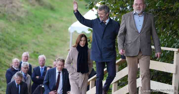 Dänisches Königspaar besucht Danewerk