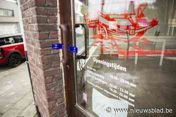 Cannabisplantage gevonden in voormalig Chinees restaurant in Aartselaar, man (66) gearresteerd