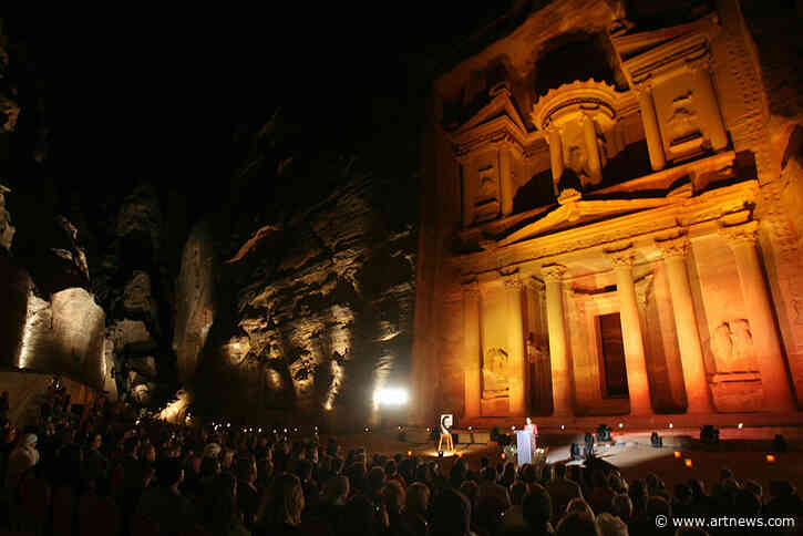 Archeologists Discover Hidden Tomb in Ancient City of Petra and a Skeleton Holding Vessel Resembling Indiana Jones‘s ‘Holy Grail’