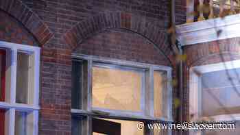 Explosie met flinke vlammen bij advocatenkantoor in Den Haag, politie zoekt getuigen