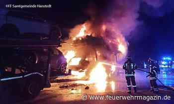 Autotransporter steht in Flammen
