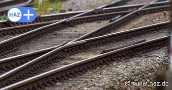 Mann auf den Gleisen zwischen Hannover und Lehrte: Bahnstrecke gesperrt