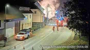 Feuerwehr in Sulz am Eck: Mercedes brennt plötzlich nach Anhalten