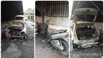 Incendio al Corviale: auto e scooter in fiamme sotto al "Serpentone"